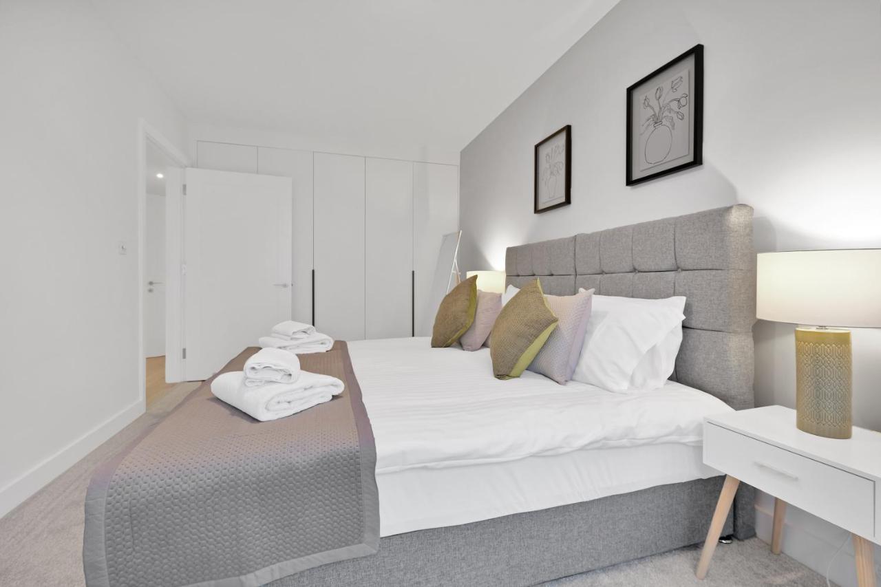 2 Bedroom Luxury Apartments With Parking In Stanmore, North West By 360 Stays London Stanmore  Exterior photo
