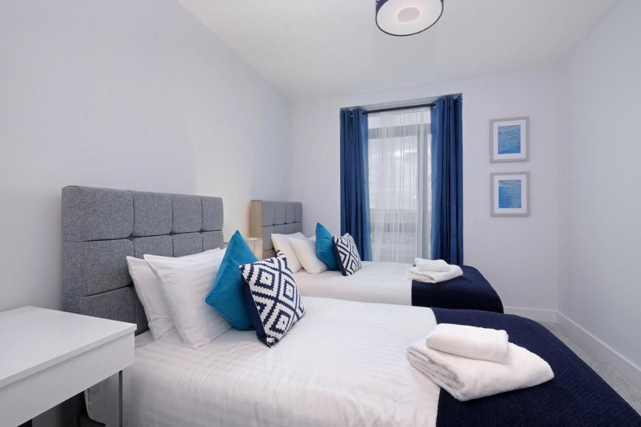 2 Bedroom Luxury Apartments With Parking In Stanmore, North West By 360 Stays London Stanmore  Exterior photo