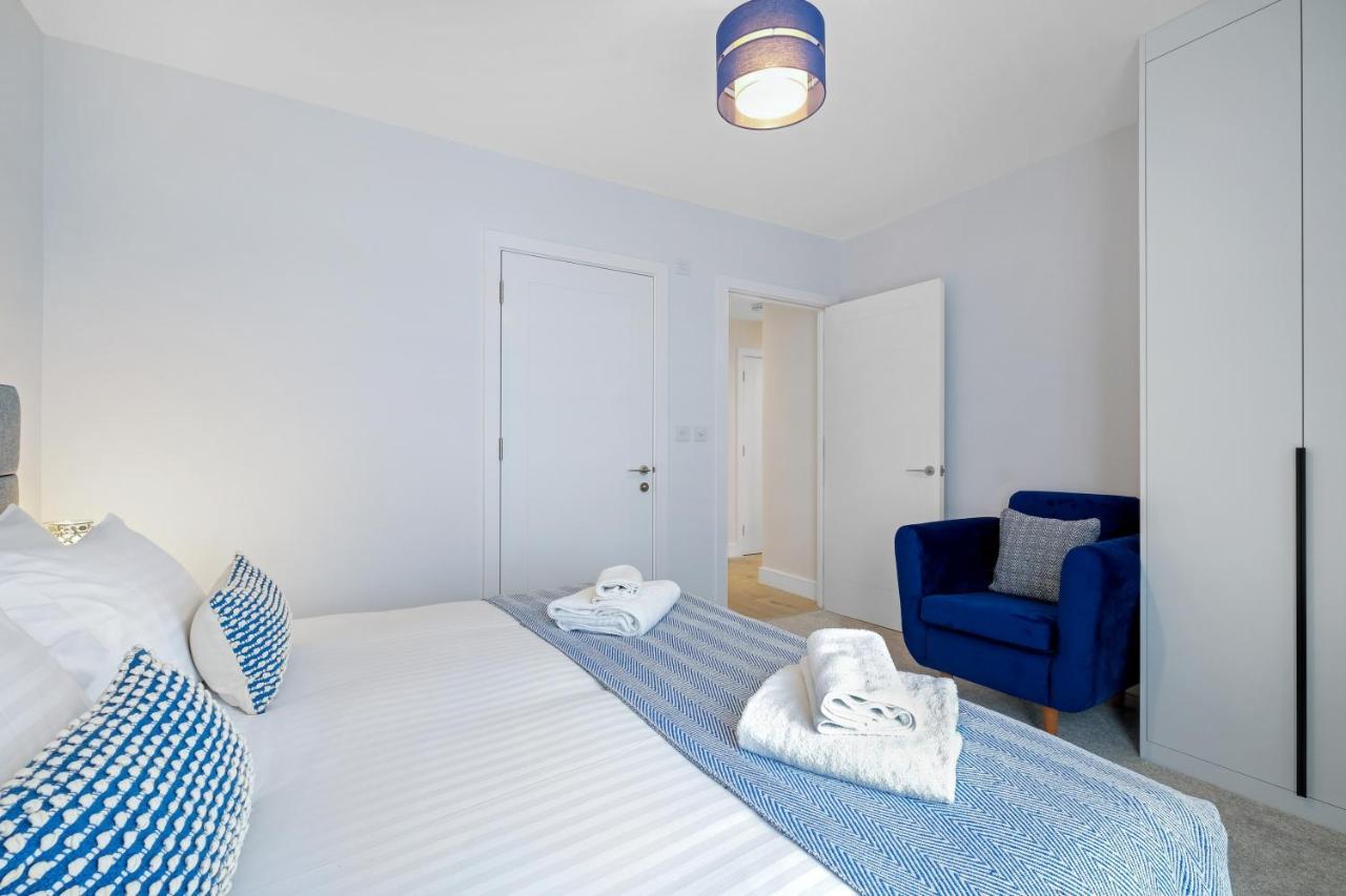 2 Bedroom Luxury Apartments With Parking In Stanmore, North West By 360 Stays London Stanmore  Exterior photo